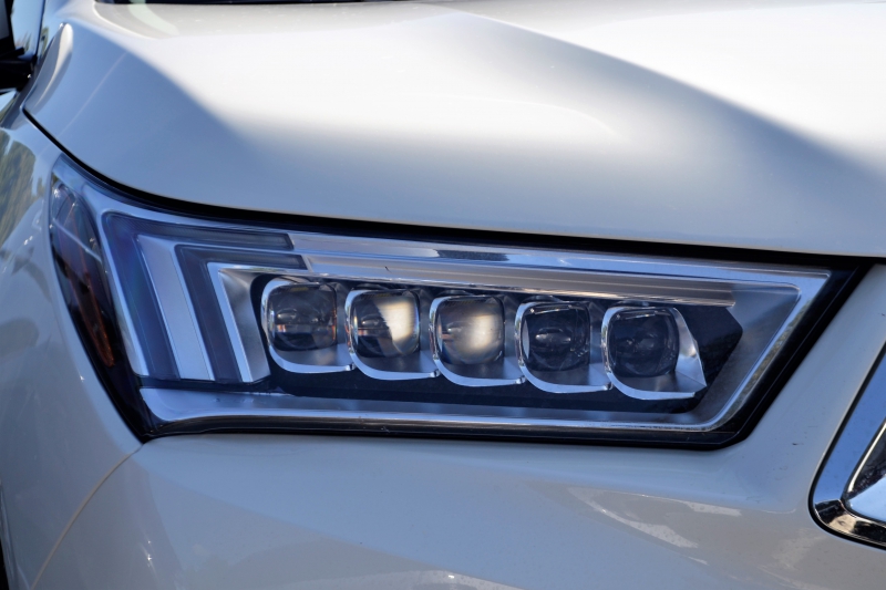 concession-auto-SEILLANS-min_acura-headlamp-2834131